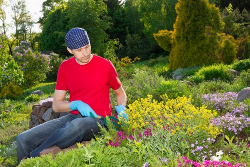 Waste handling and disposal rules for gardening work